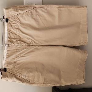 GAP Women Favorite Chino Bermuda Shorts Beige Sz 6